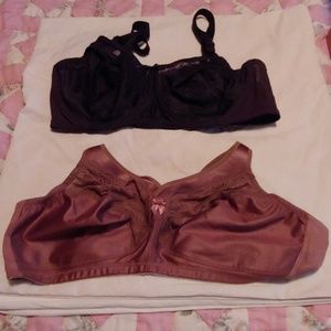 Black Bali 42d w/wire and brown Glamorise 42dd